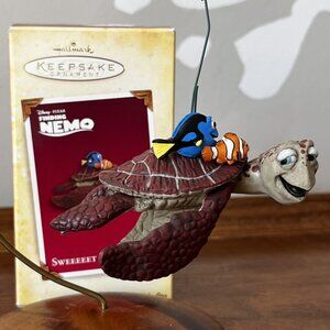 Hallmark Keepsake Ornament Finding Nemo "Sweeeeet Friendship" Disney Pixar 2005